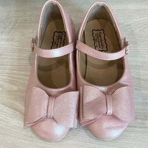 Pipperdoodles Bow shoes Pink Blush Shimmer girls size 1 bow shoes